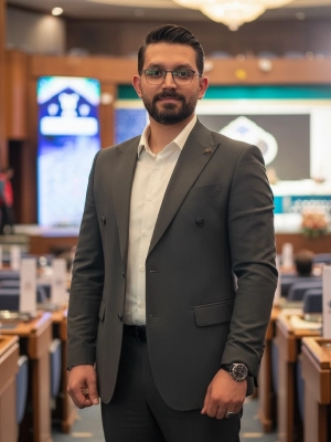 دکتر آرمین افتخار